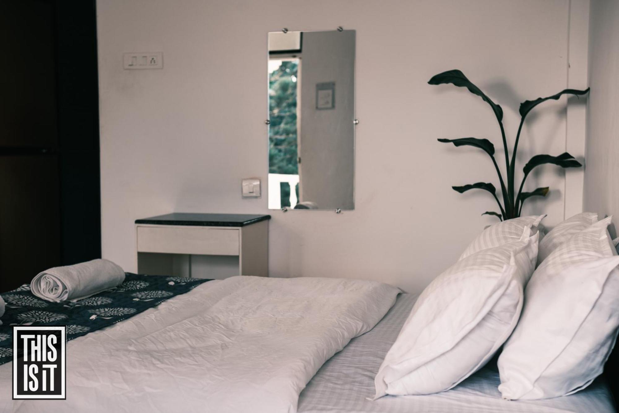 This Is It Beachfront - Rooms, Cafe & Events Arambol Ngoại thất bức ảnh