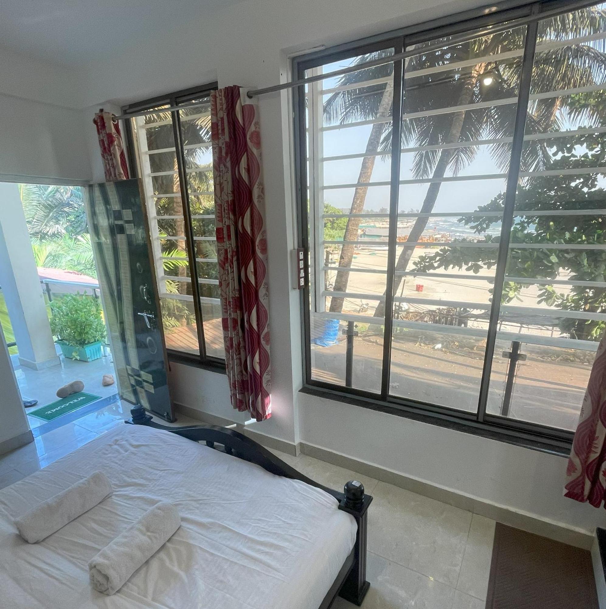 This Is It Beachfront - Rooms, Cafe & Events Arambol Ngoại thất bức ảnh