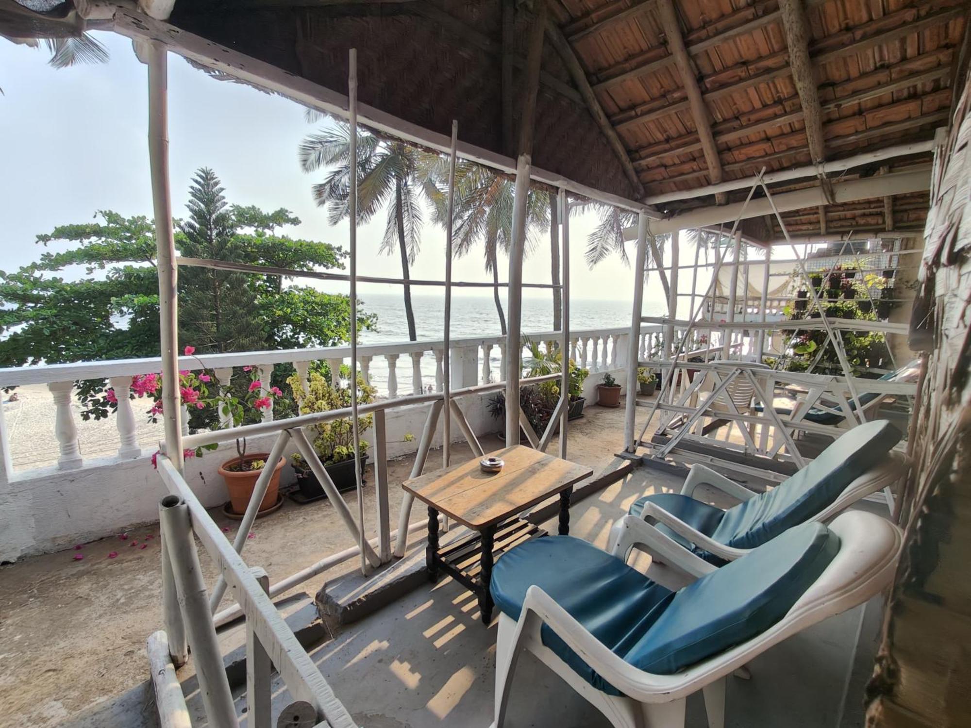 This Is It Beachfront - Rooms, Cafe & Events Arambol Ngoại thất bức ảnh